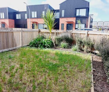 Modern Living - Photo 2