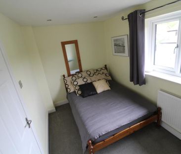 2 bedroom semi-detached house to rent - Photo 2