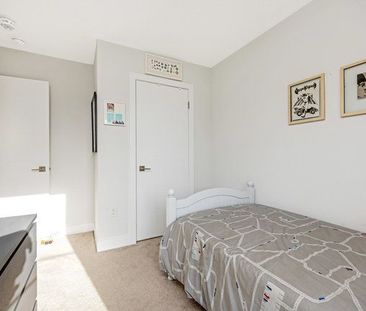 For Lease - 16 Kersey Lane, Halton Hills, Ontario - Photo 2