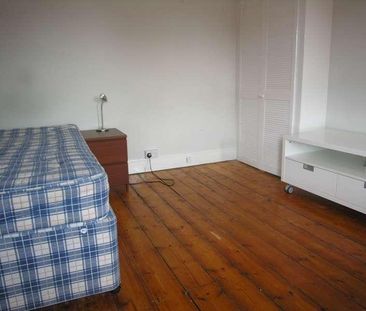 Bedroom Detached House In Bournemouth, BH9 - Photo 4