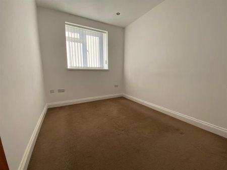 3 bedroom detached house to rent - Photo 2