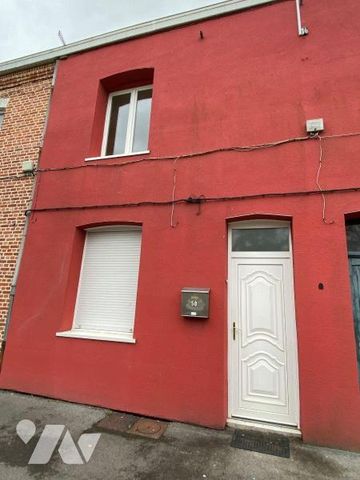 Maison à louer Rdc : séjour, salon, cuisine, salle de bains (douche et WC), une cour avec peti... - Photo 5