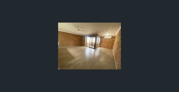 Spacious Two Bedroom Unit Offering Easy Living and Great Value! - Photo 1