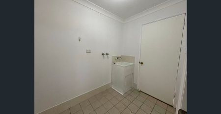 Comfortable, Convenient & Ideal for Long-Term Living - $660 per week - Photo 2