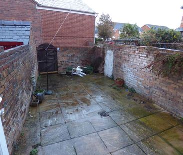 3 bedroom terraced house to rent - Photo 3