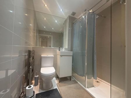 2 bedroom flat to rent - Photo 5