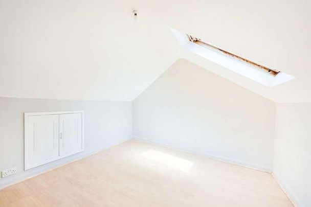 Geraldine Road, Strand On The Green, W4 - Photo 1