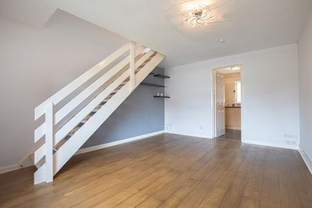 2 bedroom semi-detached house to rent - Photo 2