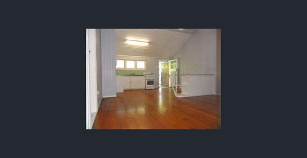 OLDER STYLE - TWO BEDROOM UNIT IN ANNERLEY - Photo 1