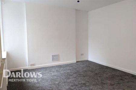 4 bedroom detached house to rent - Photo 3