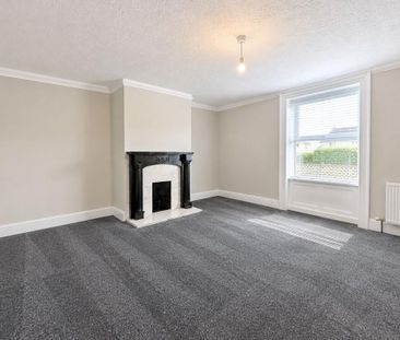 4 bedroom detached house to rent - Photo 3