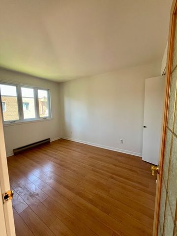 Appartement à louer - Montréal (Rivière-des-Prairies/Pointe-aux-Trembles) (Pointe-aux-Trembles) - Photo 2