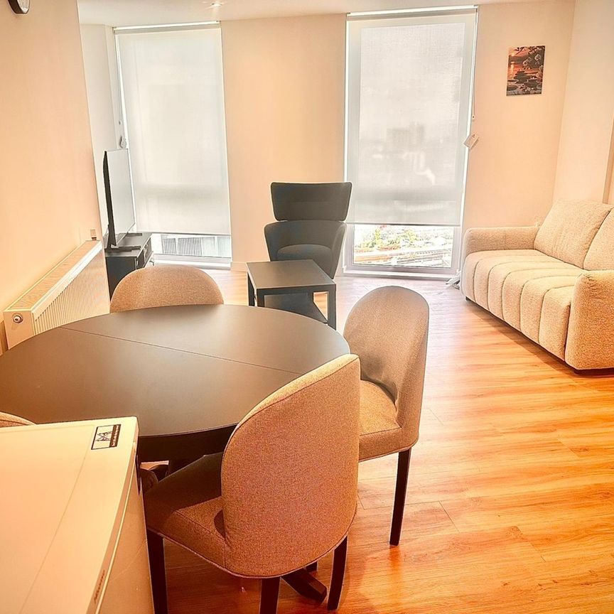 Room in a Shared Flat, Cherry Orchard Road, CR0 - Photo 1