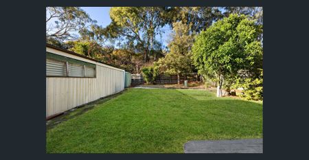 Charming Family Home Backing Onto Parkland - Photo 3