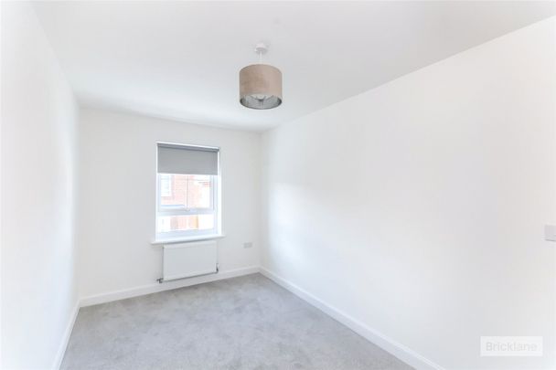 3 bedroom house to rent Tangmere Road, Hailsham, East Sussex, BN27 - Photo 1