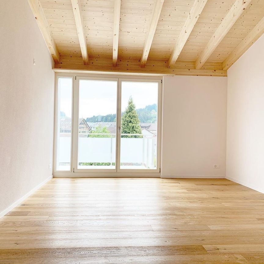 schöne und helle 3.5 Zimmer-Dachwohnung - Photo 1