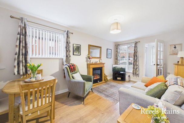 1 Hampton Gardens, Ormeau, Belfast, BT7 3DF - Photo 1