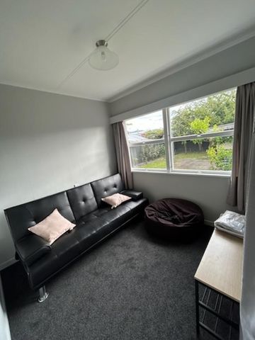 Charming 2-Bedroom Unit for Rent near the Heart of Richmond - Photo 5