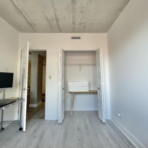 ★Rent free for May 2026★ LEASE TRANSFER – 4 ½ apartment – $2110/month – Quartier Latin – Available in May 6 (Building management approval required) - Photo 2