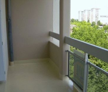 Location Appartement 1 pièce 31m² ORLEANS 45000 - Photo 3