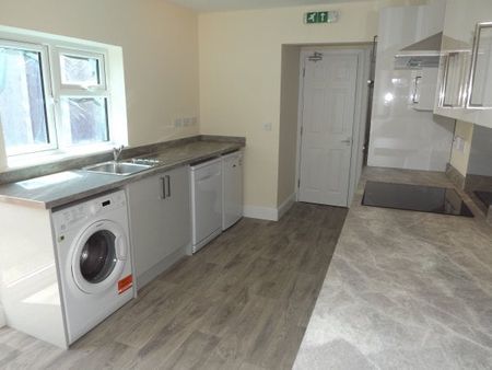 Gloucester Road, Horfield - Photo 4