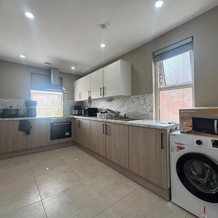 Wolseley Road, Harrow HA3, London - Photo 2