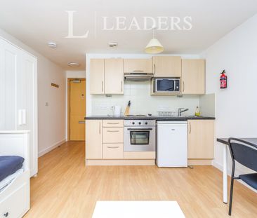 apartment to rent The Roundhouse, Gunwharf Quays, Portsmouth, PO1 - Photo 6