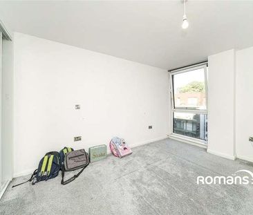 Farnborough Road, Farnborough, Hampshire, GU14 - Photo 1
