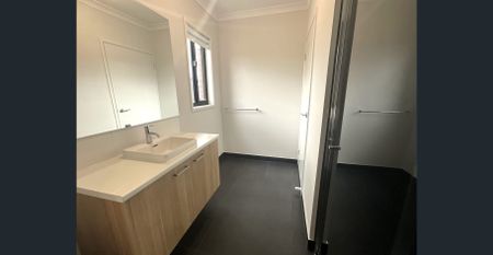 BRAND NEW 4 BEDROOM HOME - Photo 5