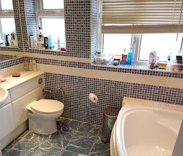 Cosy ALL FEMALE houseshare in lovely Didsbury! Room 3 - Photo 4