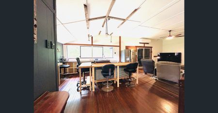 Partially Furnished 🏡 8 Burnett Street, Berserker – Rockhampton - Spacious Family Home and Yard - Photo 3