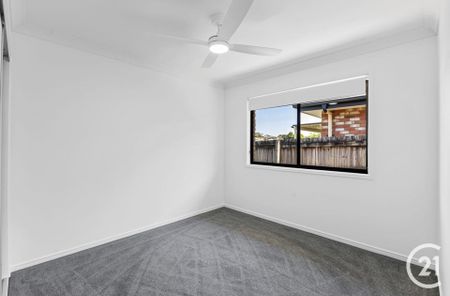 Stylish & Spacious Family Home in Prime Collingwood Park Location - Photo 5