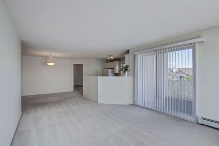 7000 Somervale Ct SW, Calgary - Photo 4