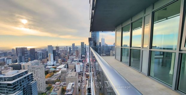 For Lease - 7 Grenville Street Unit# 3310, Toronto, Ontario - Photo 1