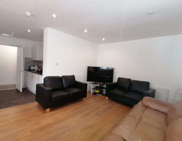 Old Chester Road Room 4 (Double En-Suite) - Photo 1