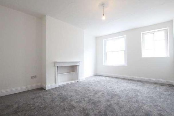 Montpellier Villas, Cheltenham, GL50 - Photo 1