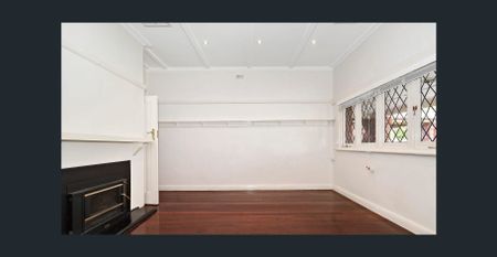 Beautiful Three Bedroom Character Bungalow - Photo 2