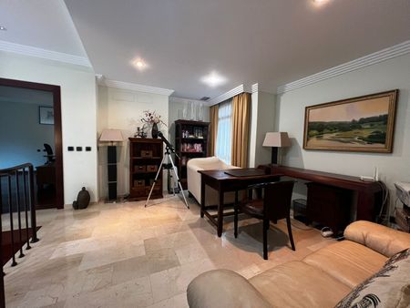 Semi-Detached House in Puerto Banús - Photo 2