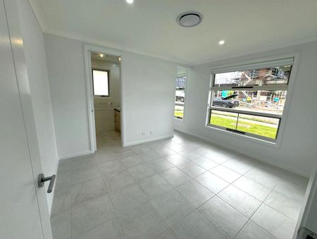 Stylish Home, Prime Spot! - Photo 3