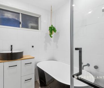 Stylish Family Home in a Peaceful Court - Photo 2