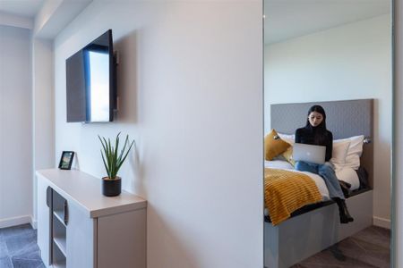 1 bedroom in a flat share to rent - Photo 5