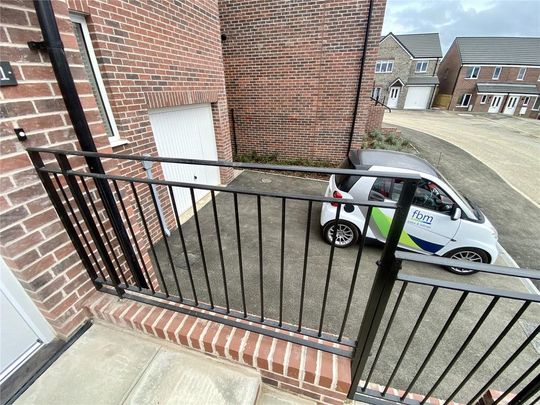 3 bedroom semi-detached house to rent - Photo 1