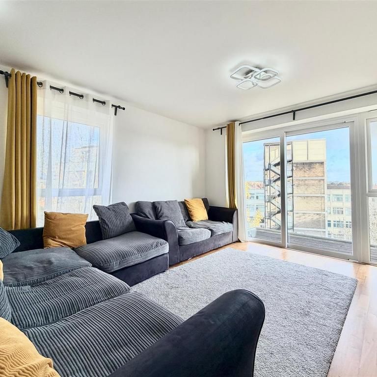 2 bedroom property to rent - Photo 1