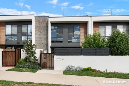 42 Bernard Heinze Avenue, Moncrieff ACT 2914 - Townhouse For Rent | Domain - Photo 5