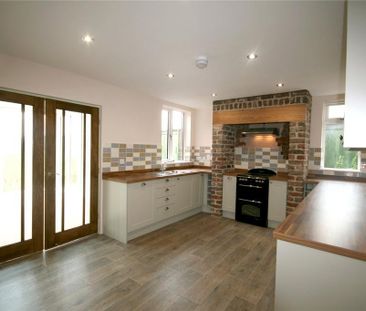 3 bedroom detached house to rent - Photo 3