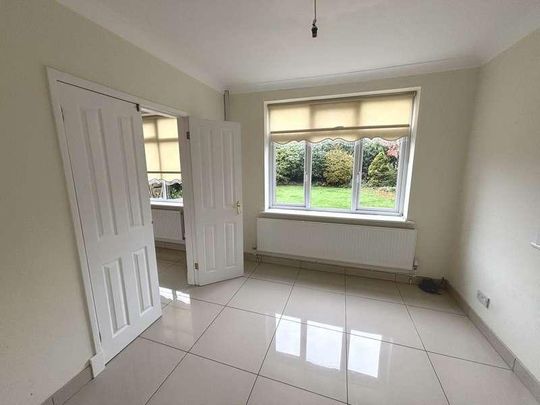 Bleak Hill Road, Windle, WA10 - Photo 1