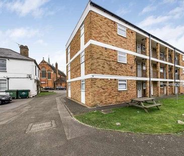 Amber Court, Laleham Road, Staines, TW18 - Photo 4