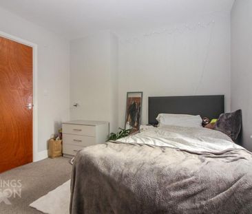 5 bedroom semi-detached house to rent - Photo 5