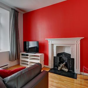 1er AVRIL - 3 1/2 en plien ♥ du Vieux-Québec - Photo 2