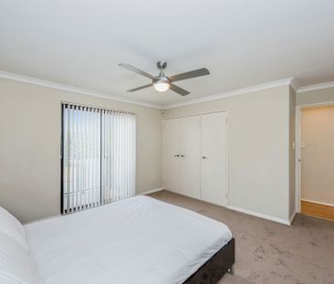 Modern 3-Bedroom Townhouse in Prime Mandurah Location - Photo 2